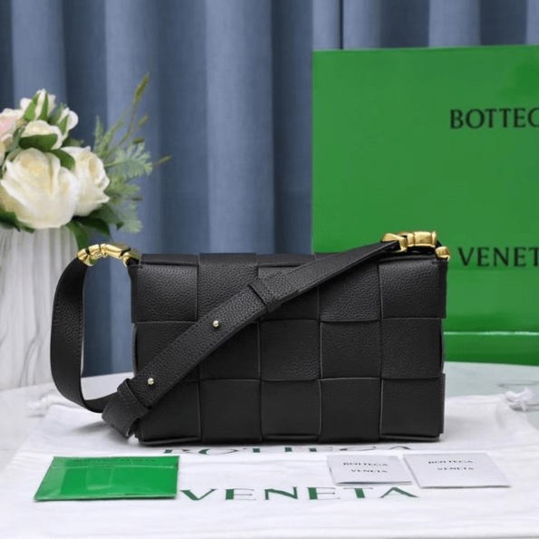 Bottega-Veneta-CASSETTE-Black-1.png