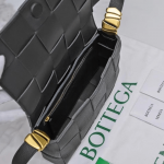 Bottega-Veneta-CASSETTE-Black.png