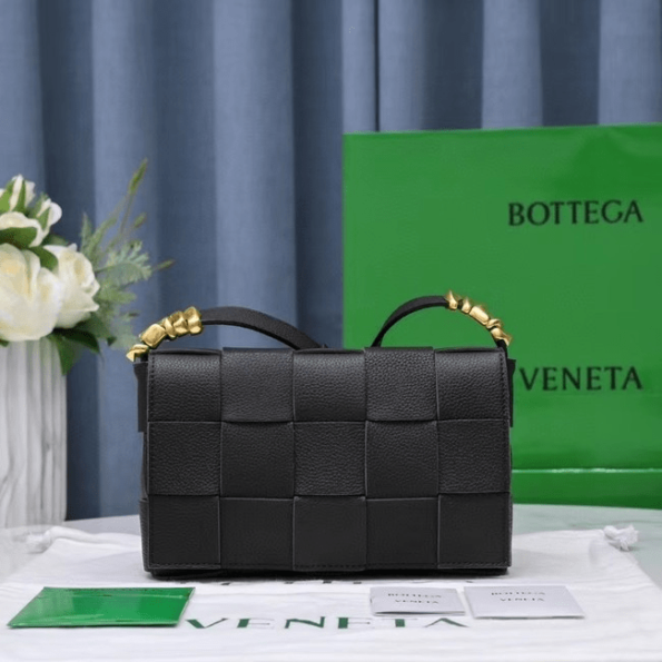 Bottega-Veneta-CASSETTE-Black.png