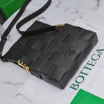 Bottega-Veneta-CASSETTE-Black.png