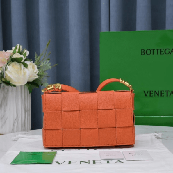 Bottega-Veneta-CASSETTE-Maple-1.png