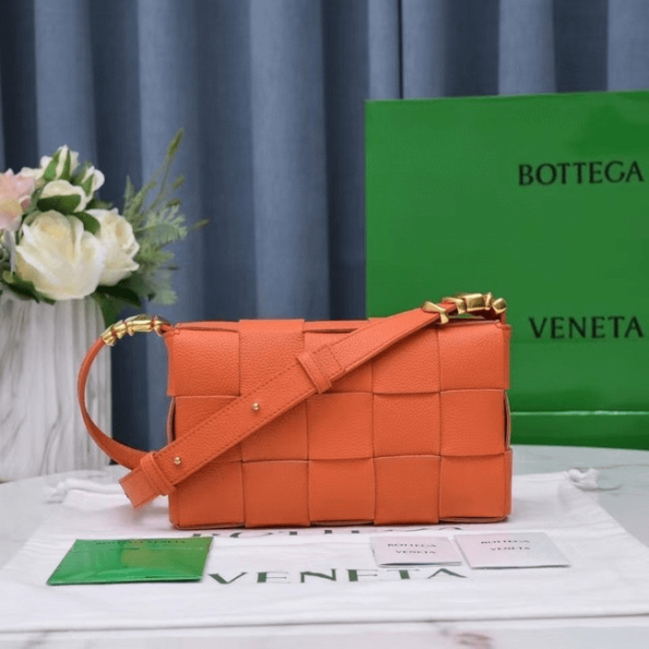 Bottega-Veneta-CASSETTE-Maple.png