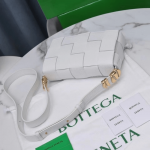 Bottega-Veneta-CASSETTE-White.png