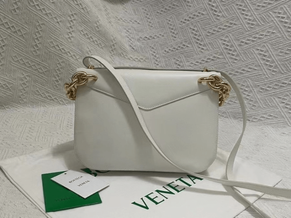 Bottega-Veneta-Mount-White-1.png