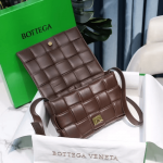 Bottega-Veneta-Padded-Cassette-Fondant.png