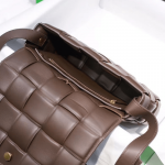 Bottega-Veneta-Padded-Cassette-Fondant.png