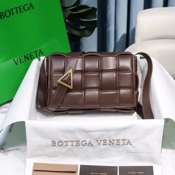 Bottega-Veneta-Padded-Cassette-Fondant.png