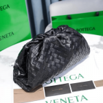 Bottega-Veneta-Pouch-Nero.png