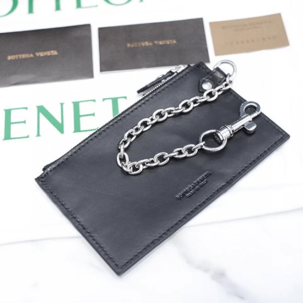 Bottega-Veneta-Pouch-Nero-6.png