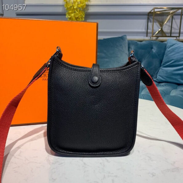 Hermes-Evelyne-III-TPM-Bag-20cm-in-Taurillon-Clemence-Black-1.jpg