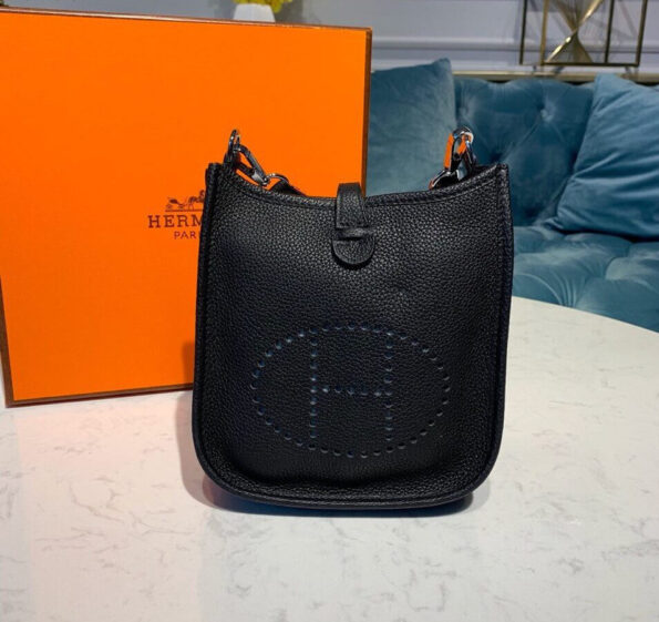 Hermes-Evelyne-III-TPM-Bag-20cm-in-Taurillon-Clemence-Black.jpg