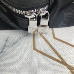 LV-Monogram-Bahia-Outdoor-Messenger-9.jpeg