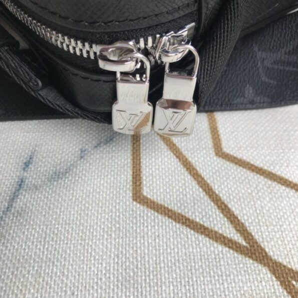 LV-Monogram-Bahia-Outdoor-Messenger-5-1.jpeg