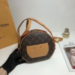 Louis-Vuitton-Boite-Chapeau-Souple-MM-Monogram-in-Brown.jpg