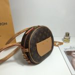 Louis-Vuitton-Boite-Chapeau-Souple-MM-Monogram-in-Brown.jpg