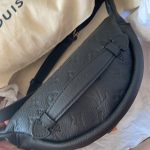 Louis-Vuitton-Bumbag-Black.jpg