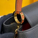 Louis-Vuitton-Capucines-MM-Noir-Rouge.jpg