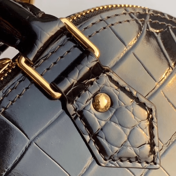 Louis-Vuitton-Crocodile-Pattern-Leather-Bag-Black-7.png