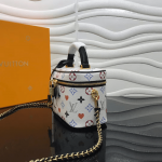 Louis-Vuitton-GAME-ON-VANITY-PM.png