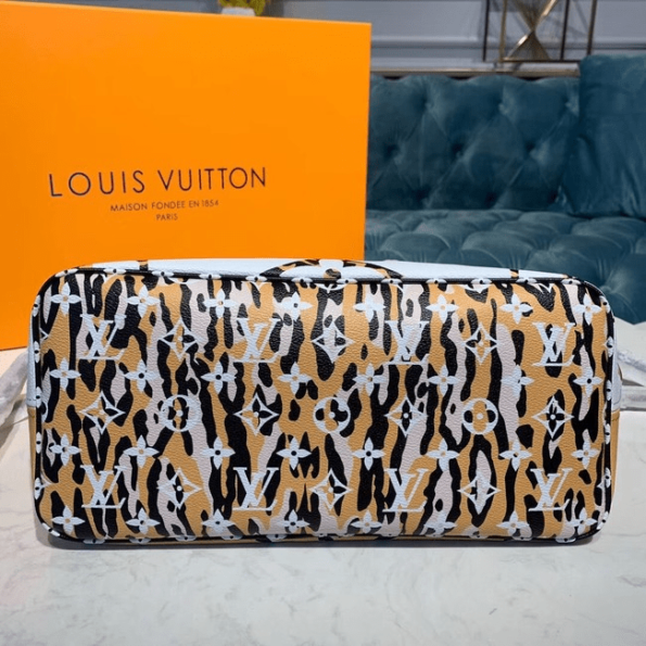 Louis-Vuitton-NEVERFULL-MM-White-3.png