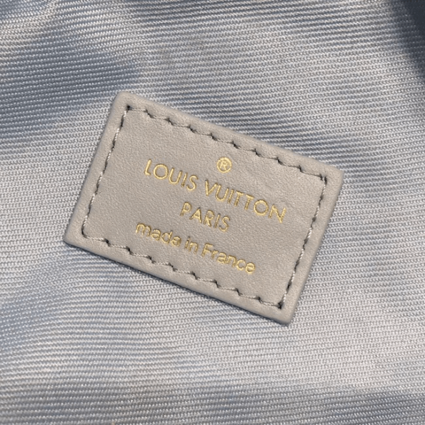 Louis-Vuitton-NEW-WAVE-sky-Blue-5.png