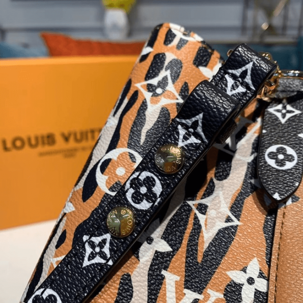 Louis-Vuitton-Neonoe-Brown-3.png