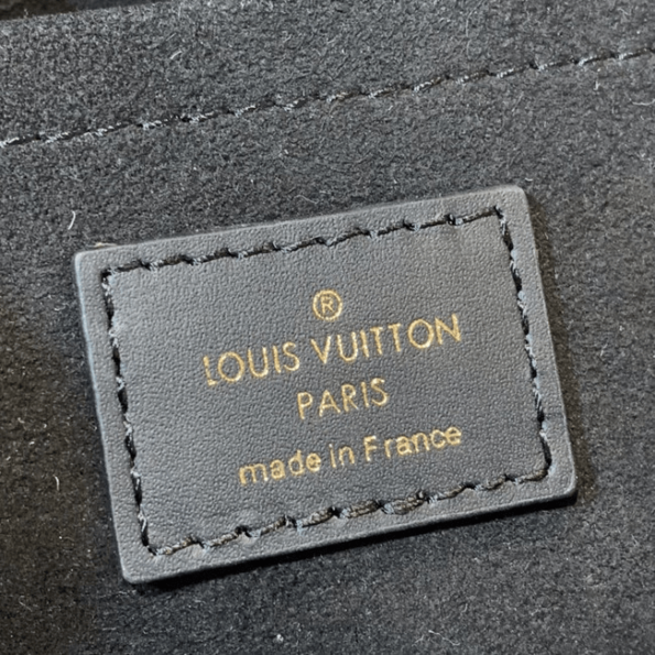 Louis-Vuitton-New-Wave-Shoulder-Bag-Black-7.png