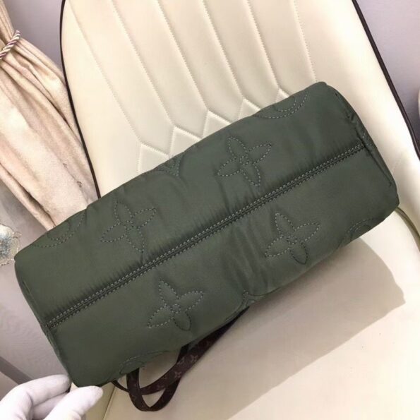 Louis-Vuitton-ONTHEGO-GM-Green-6.jpg