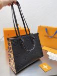 Louis-Vuitton-ONTHEGO-Monogram-MM-Leopard-Black.jpg