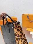 Louis-Vuitton-ONTHEGO-Monogram-MM-Leopard-Black.jpg