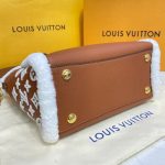 Louis-Vuitton-On-My-Side-PM-Caramel.jpg