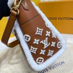 Louis-Vuitton-On-My-Side-PM-Caramel.jpg