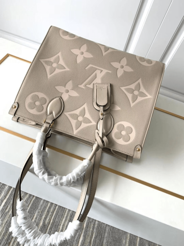 Louis-Vuitton-Original-Onthego-medium-tote-bag-2.png