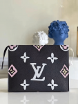 Louis-Vuitton-POCHETTE-VOYAGE-MM-Black.png