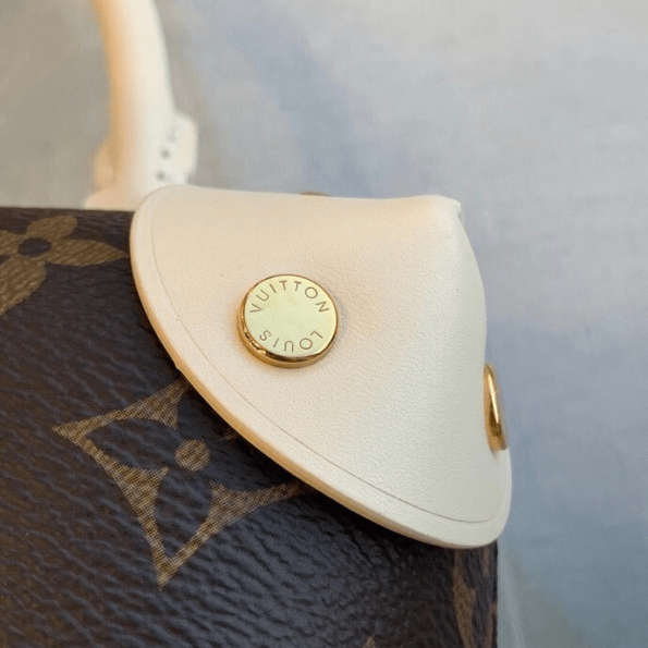 Louis-Vuitton-Petite-Malle-Souple-Cream-6.png