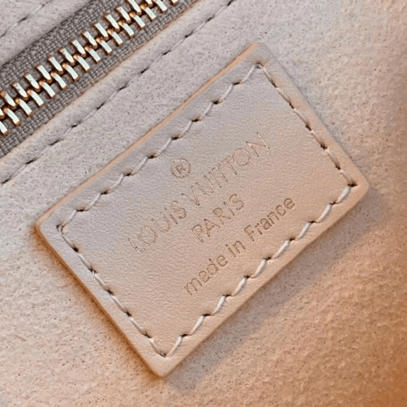 Louis-Vuitton-Petite-Malle-Souple-Cream-7.png