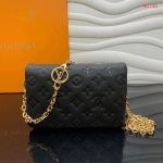 Louis-Vuitton-Pochette-Coussin-Black.png