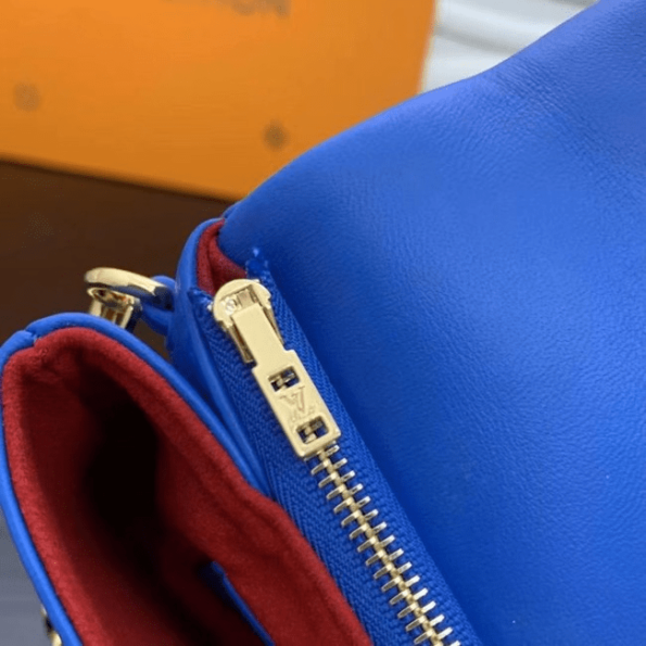 Louis-Vuitton-Pochette-Coussin-Blue-Red-3.png