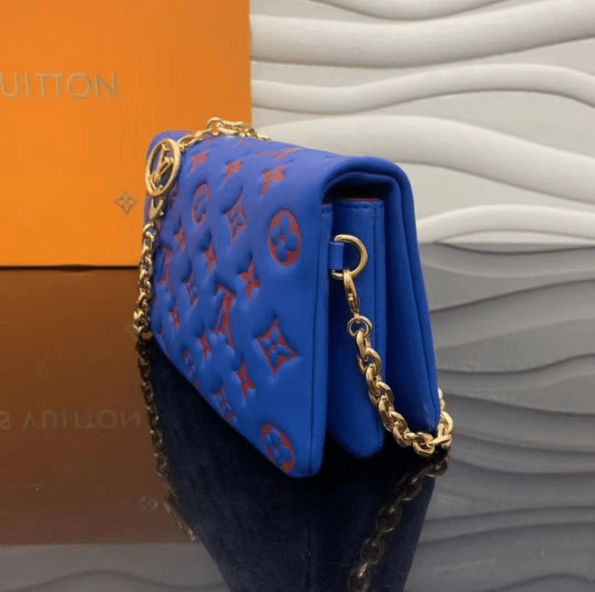 Louis-Vuitton-Pochette-Coussin-Blue-Red-6.png