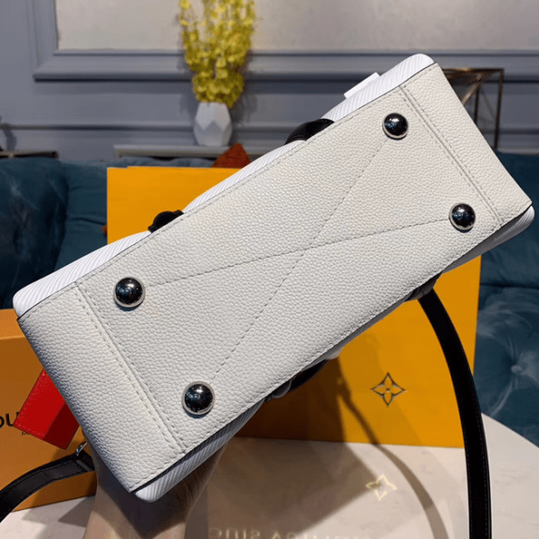 Louis-Vuitton-SOUFFLOT-BB-White-3.png