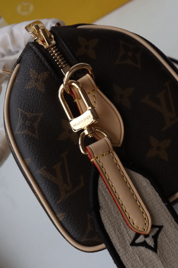 Louis-Vuitton-SPEEDY-Monogram-Canvas-Cream-6.png