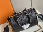 Louis-Vuitton-Speedy-Bandouliere-22-Black-Shoulder-Bag.jpeg