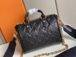 Louis-Vuitton-Speedy-Bandouliere-22-Black-Shoulder-Bag.jpeg