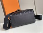 Louis-Vuitton-Speedy-Bandouliere-22-Black-Shoulder-Bag.jpeg