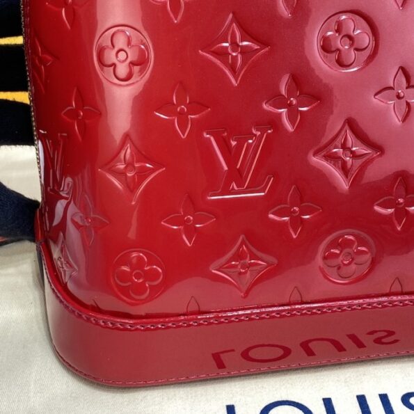 Louis-Vuitton-Vernis-Alma-PM-Monogram-Red-4.jpg