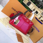 Louis-Vuitton-Vernis-TOTE-Magenta.png