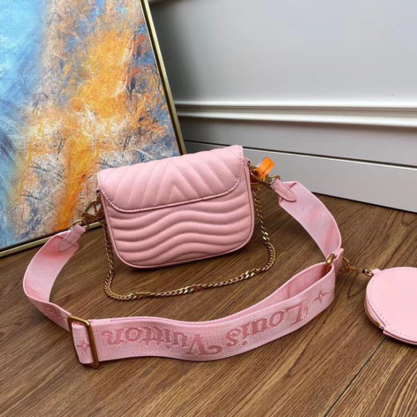 Louis-Vuitton-Wave-Multi-Pochette-Rose-Ballerine-2.png