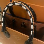 Louis-Vuitton-Wild-at-Heart-Onthego-MM-Caramel.jpg