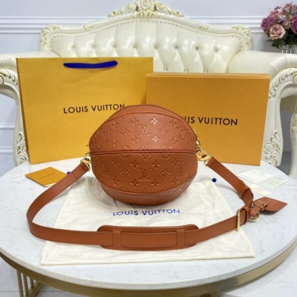 Louis-Vuitton-x-NBA-Louis-Vuitton-Ball-in-Basket-2.jpeg