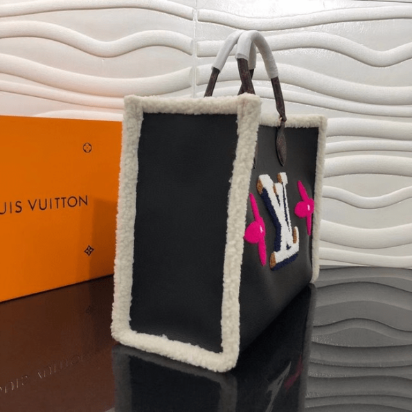 Louis-vuitton-ONTHEGO-GM-Black-1.png